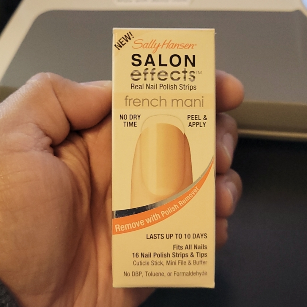 NIB. Sally Hansen Nail Polish Strips